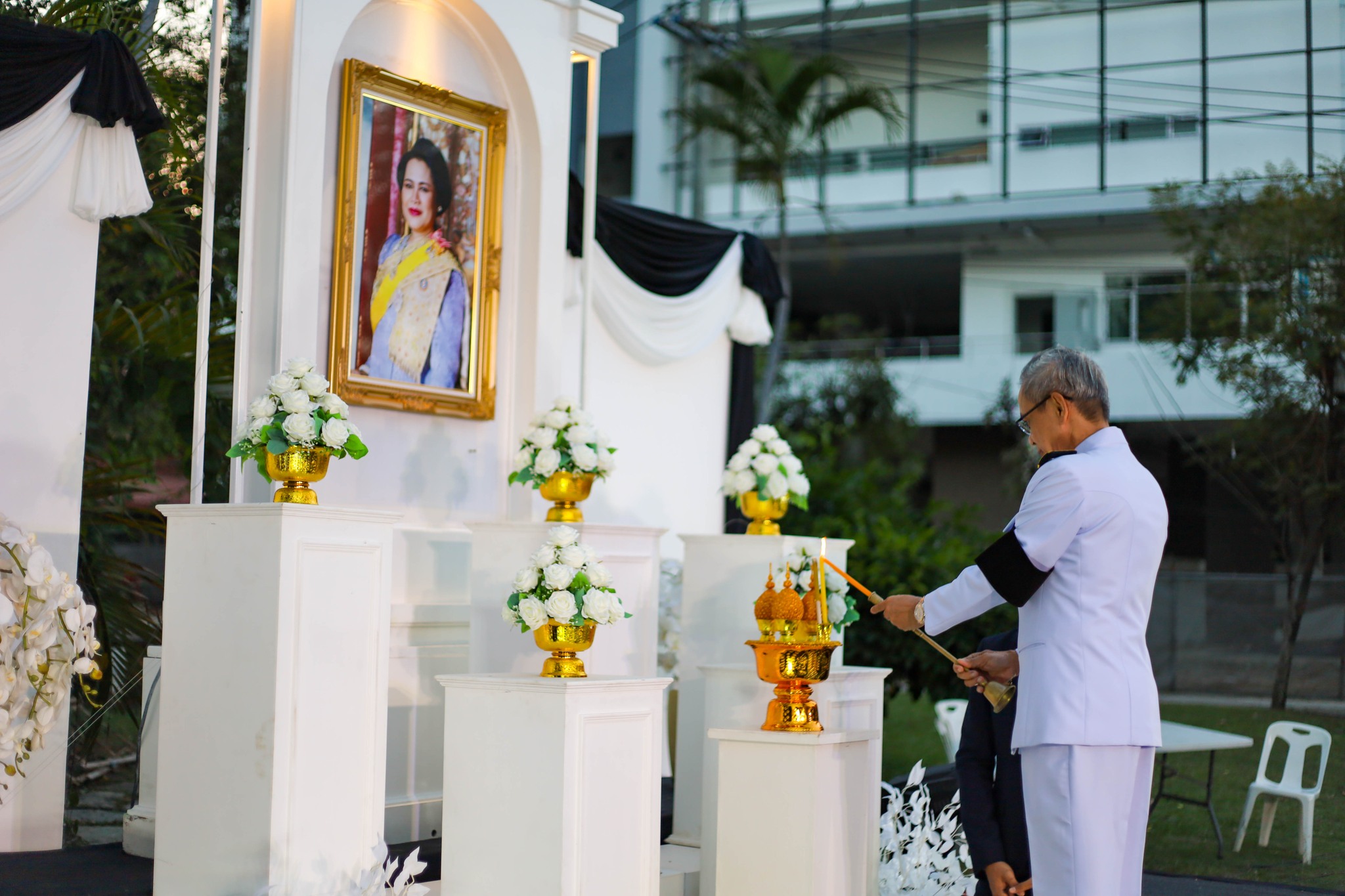 ม.ราชภัฏโคราช จัดพิธีน้อมรำลึกและถวายความอาลัย  “ใต้ร่มพระบารมีพระพันปีหลวง” เนื่องในวาระครบ 100 วัน สตมวาร แห่งการสวรรคต